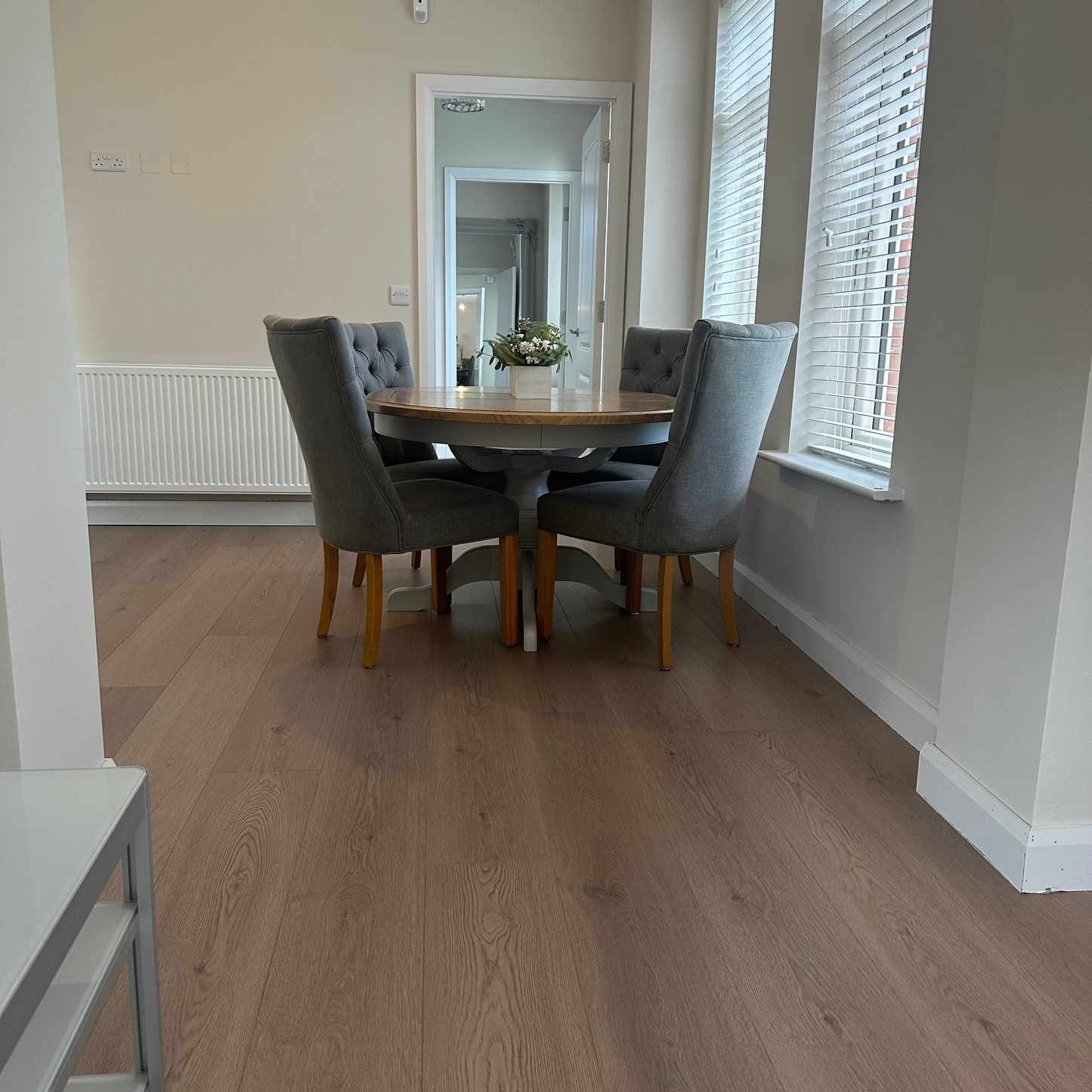 Baum Aqua Plus Valencia Oak Long Plank 12mm