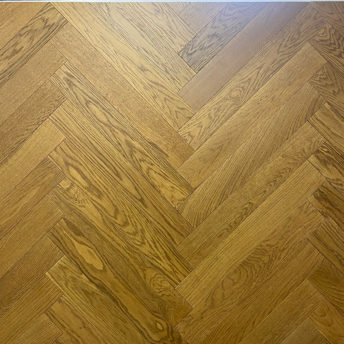 Fika Chestnut Oak Herringbone