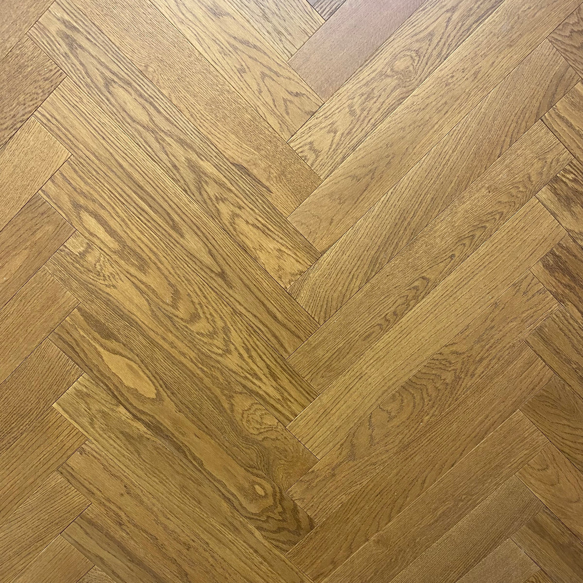 Fika Chestnut Oak Herringbone