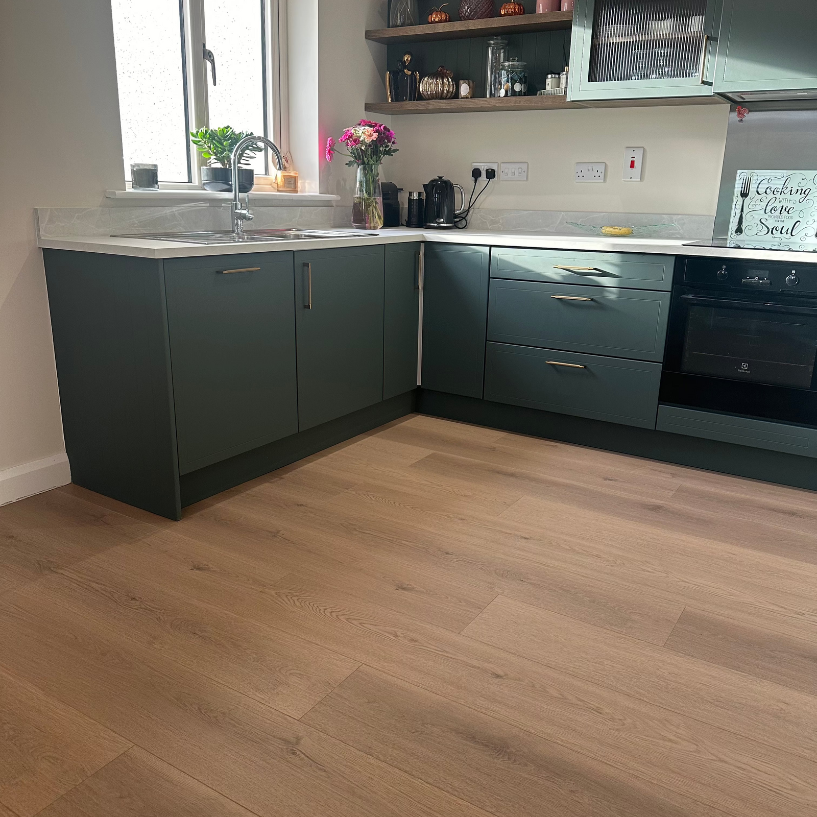 Baum Aqua Plus Valencia Oak Long Plank 12mm