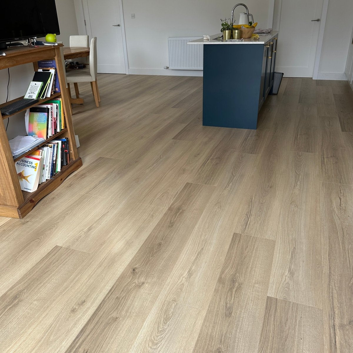 Baum Aqua Plus Classic Oak Long Plank 12mm