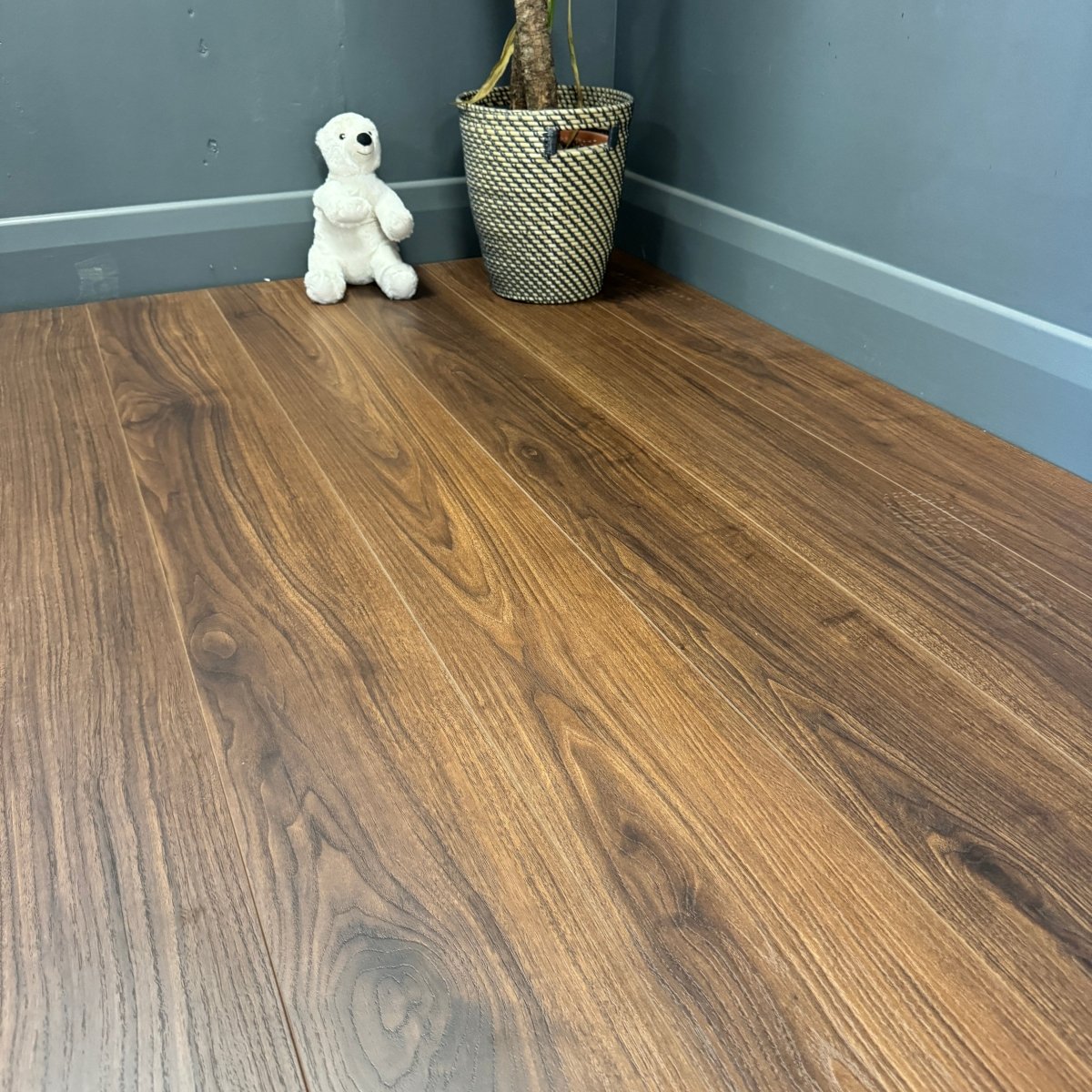 Baum Aqua Plus Dark Walnut Oak 12mm