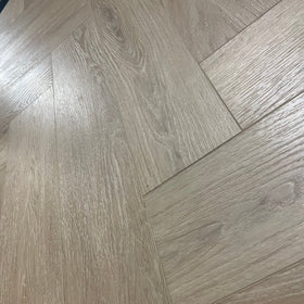 Karna Antique Oak Herringbone SPC