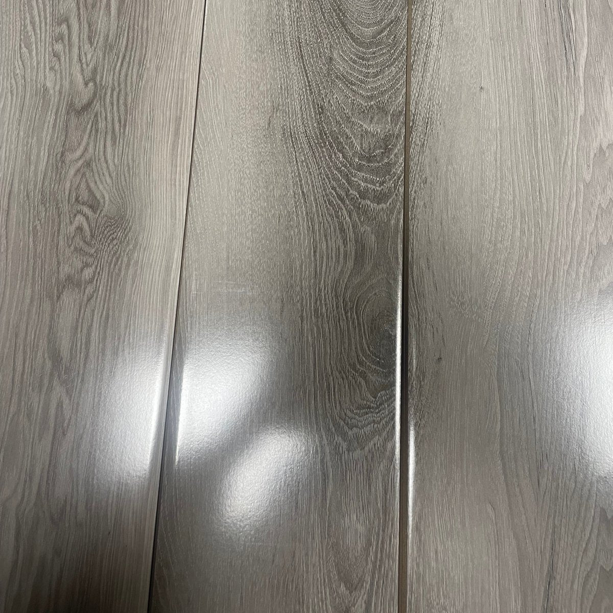 Konig Essence Diamond Grey Gloss Oak 12mm