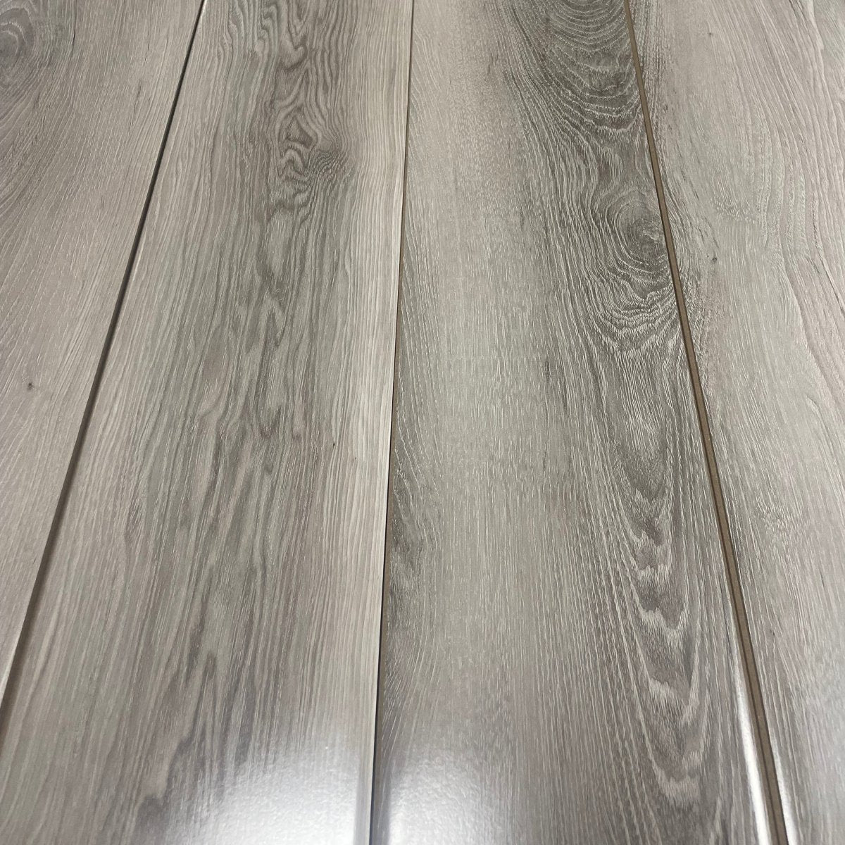 Konig Essence Diamond Grey Gloss Oak 12mm
