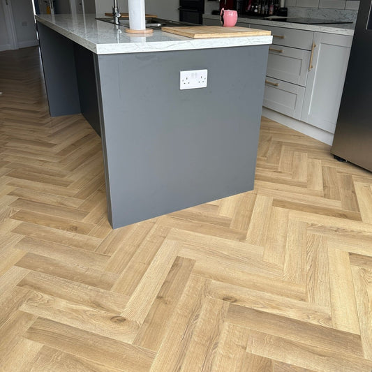 Konig Prestige Kingswood Oak Herringbone