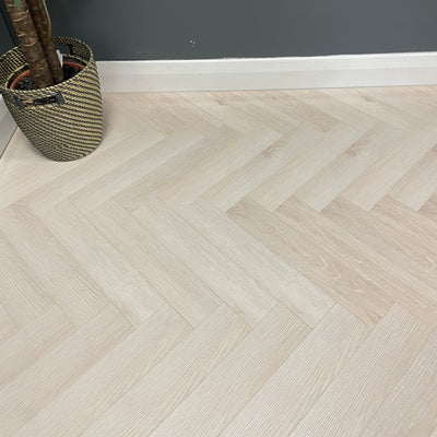 Konig Prestige Townhouse Oak Herringbone