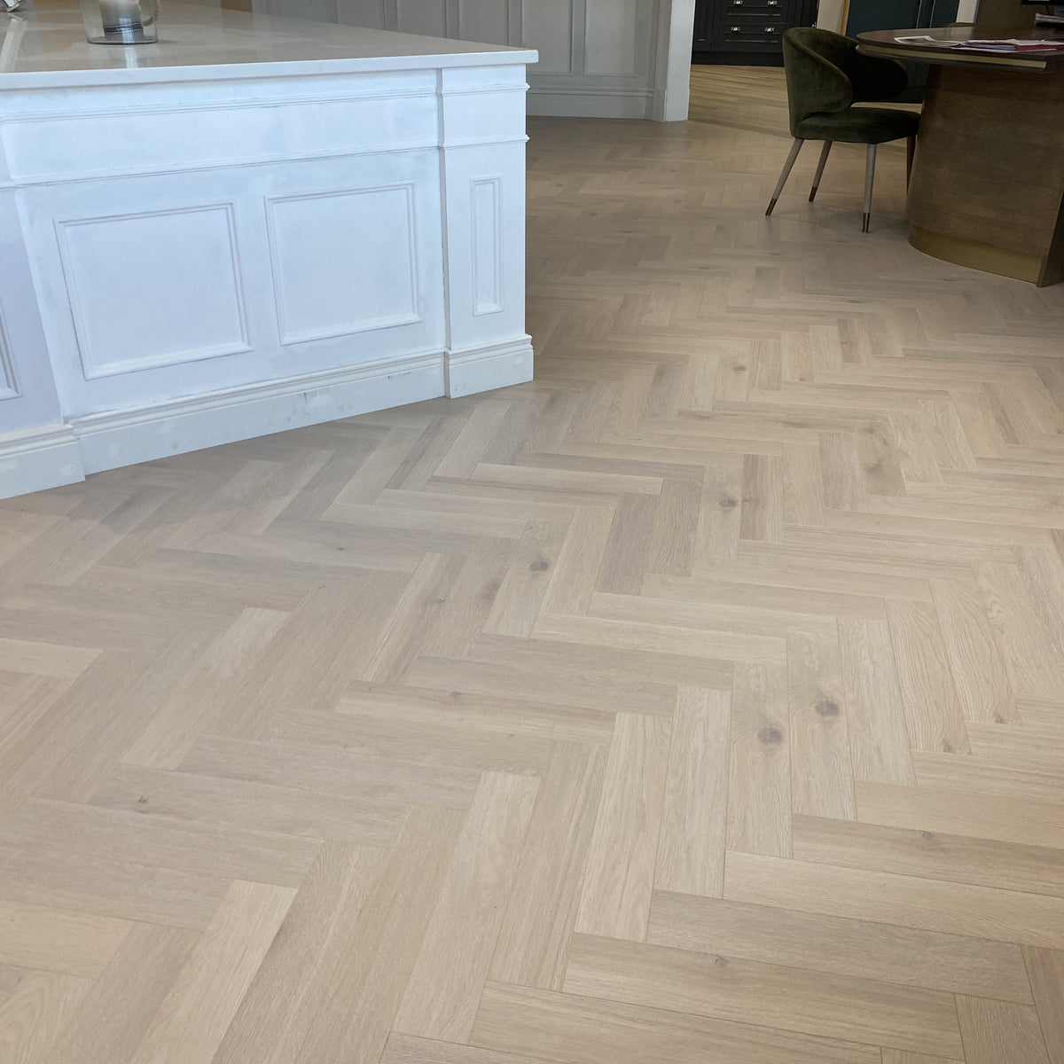 Konig Prestige Glazed Oak Herringbone