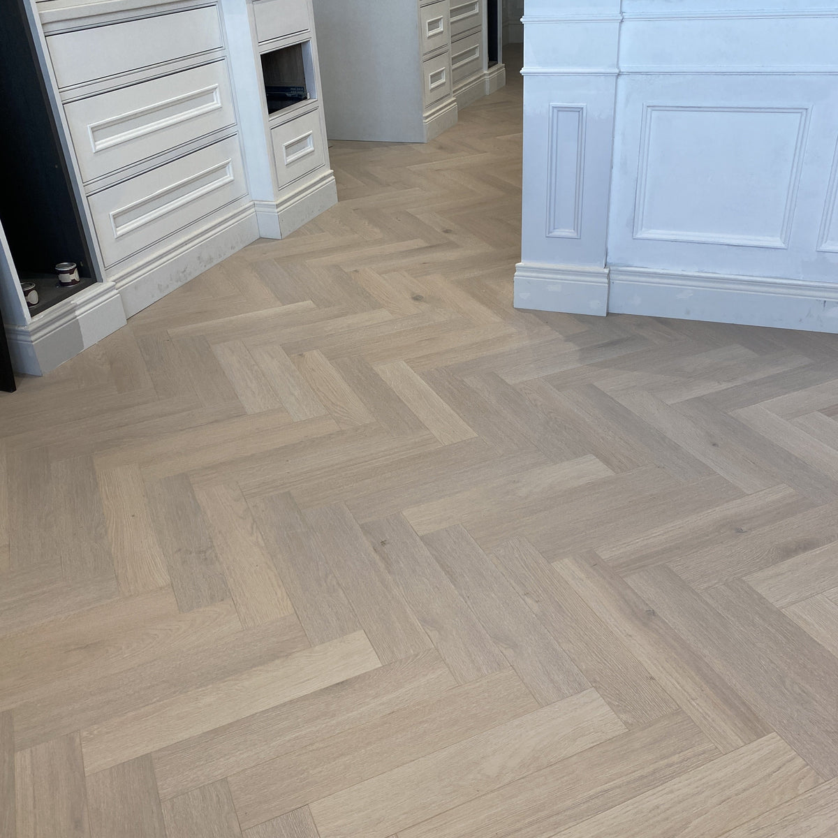 Konig Prestige Glazed Oak Herringbone