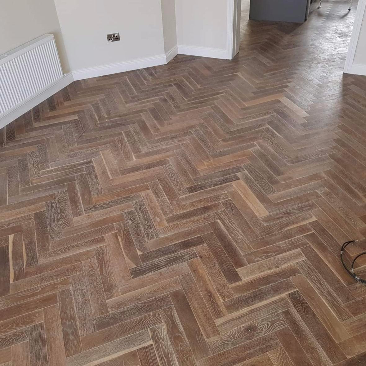 Lignum Strata Smoked & Limed Herringbone 90