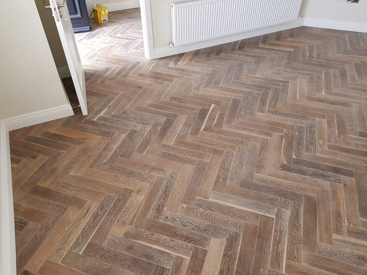 Lignum Strata Smoked & Limed Herringbone 90