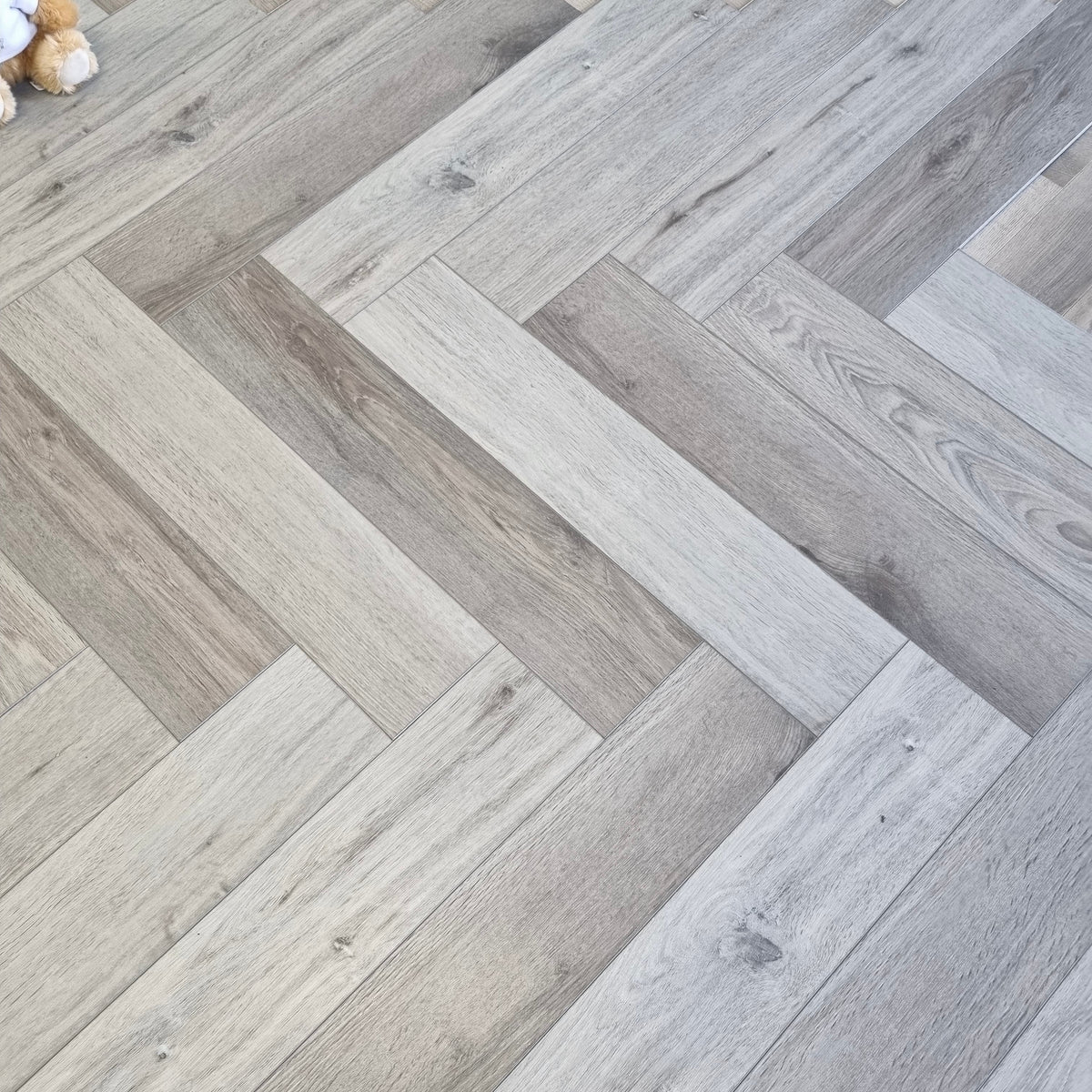 Karna Mountain Grey Oak Herringbone SPC